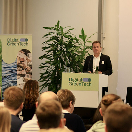 Dr. Rainer Müssner während der Eröffnungsrede