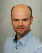Portraitfoto von Dr. Steffen Metzger
